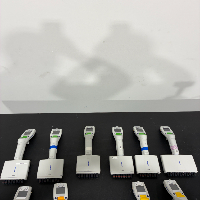 Eppendorf Xplorer Pipettes x11 / Pipette Stand x2 image 2